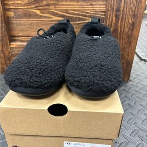 UGG women’s Black Cozy Shoes